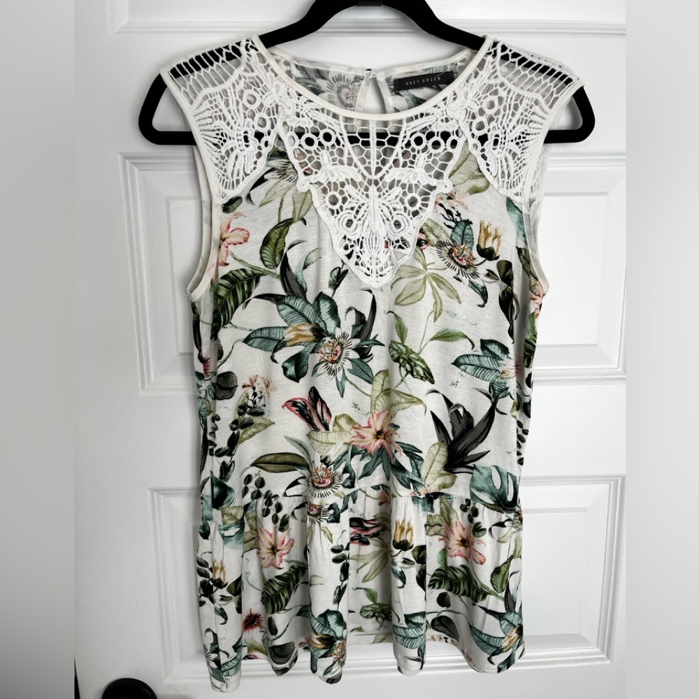 Suzy Shier White Floral Crochet Yoke Tank Top